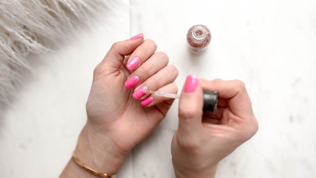 Holi Tips for Nails