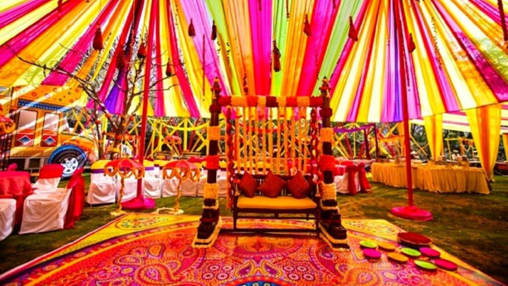 Decoration for Holi in Hindi